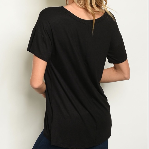 NWT Feminist Black Short Sleeve Graphic T-shirt - Picture 2 of 4